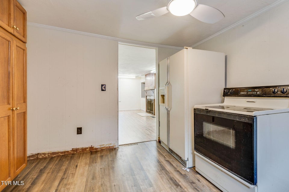 Photo #15: 1713 Edgemont Avenue