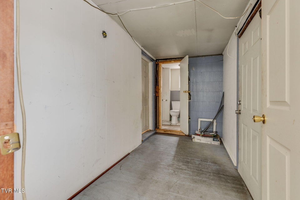 Photo #19: 1713 Edgemont Avenue