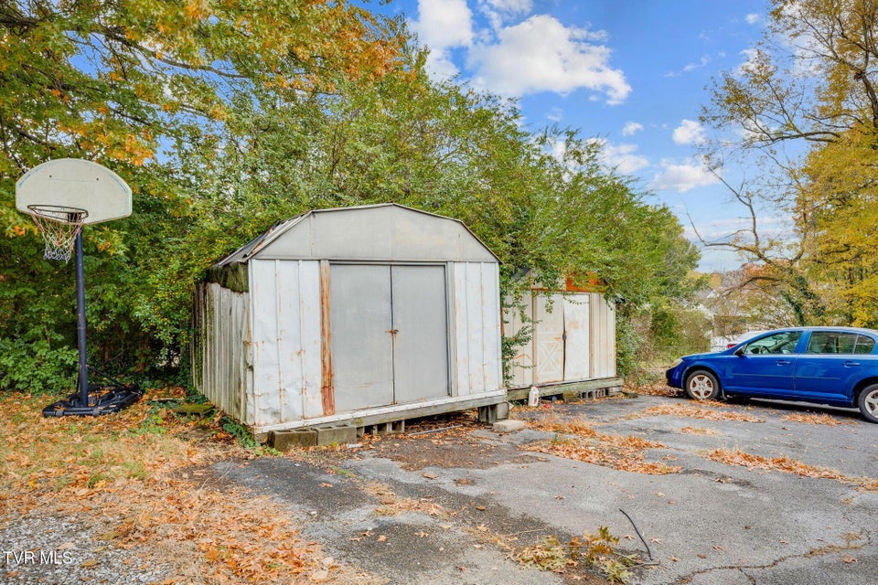 Photo #22: 1713 Edgemont Avenue