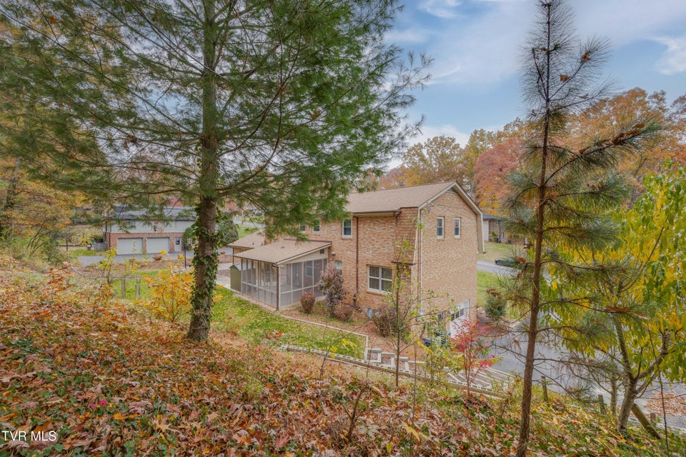 Photo #53: 2104 Southcote Drive