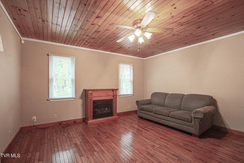 Photo #17: 322 Waco Court