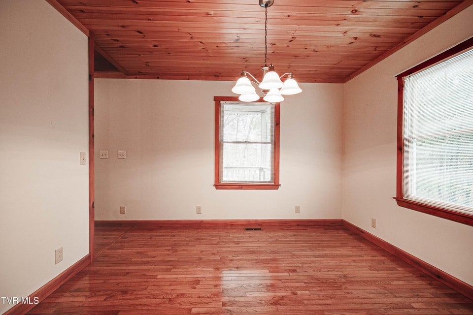 Photo #23: 322 Waco Court