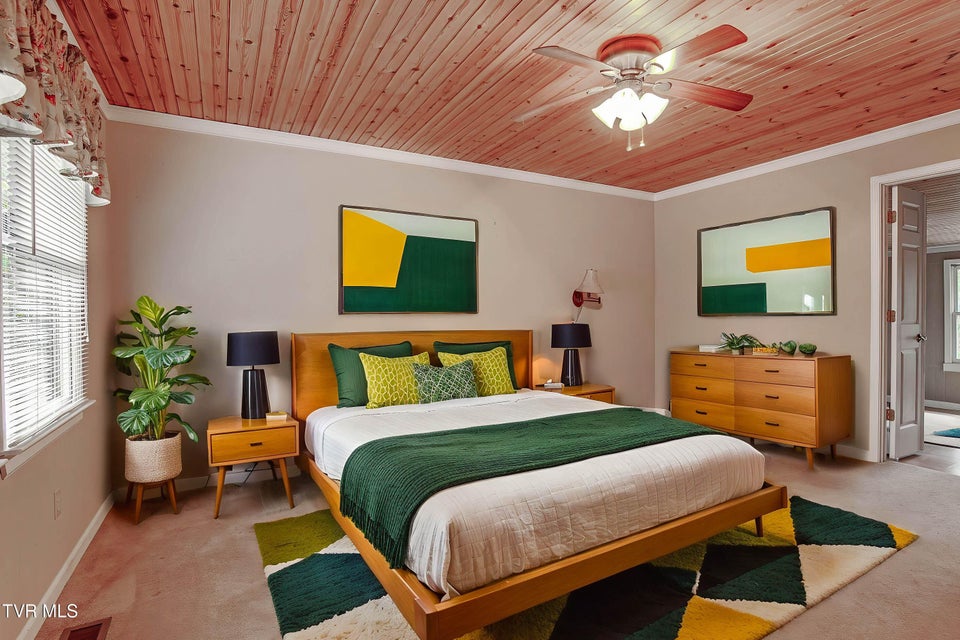 Photo #25: 322 Waco Court