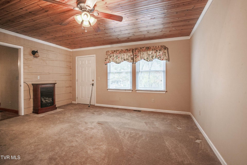 Photo #27: 322 Waco Court