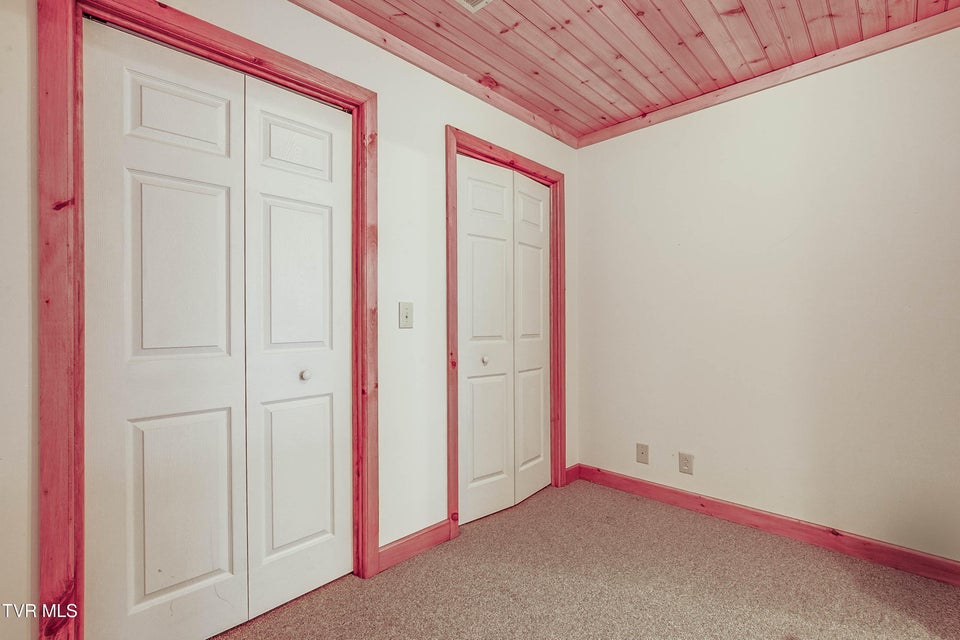 Photo #31: 322 Waco Court