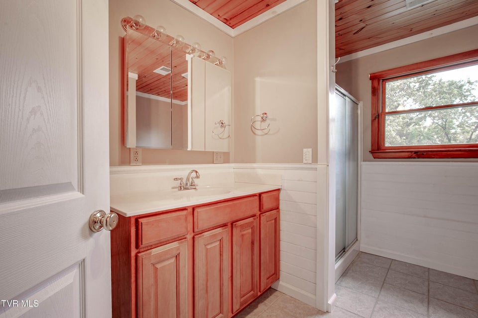 Photo #33: 322 Waco Court