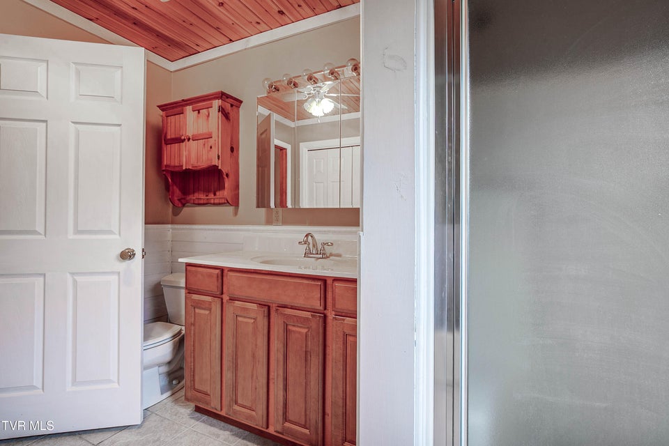 Photo #35: 322 Waco Court