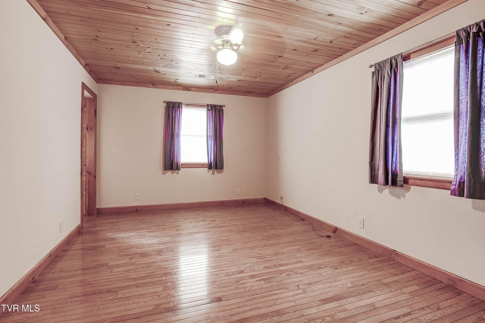 Photo #37: 322 Waco Court