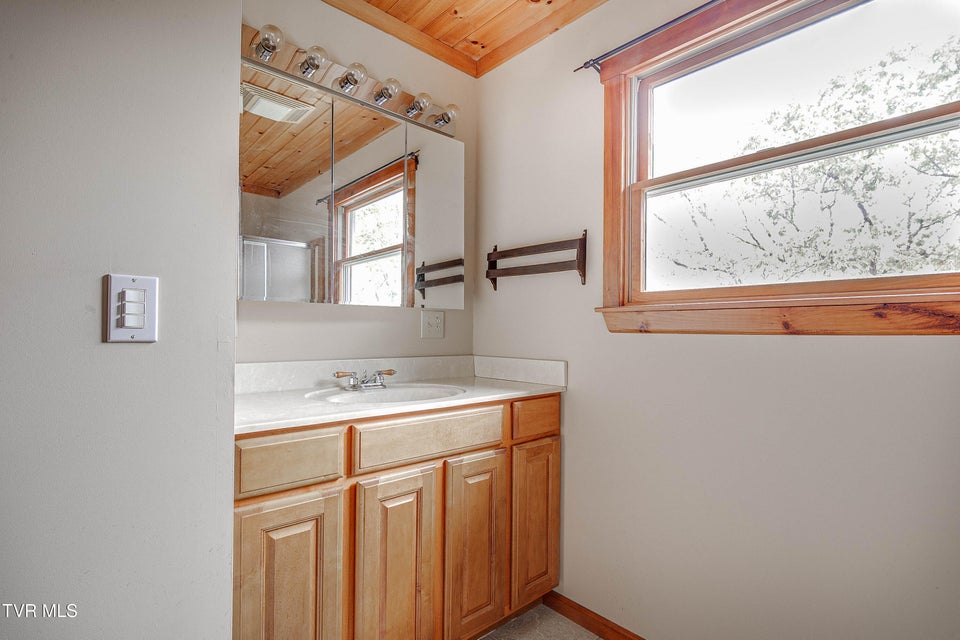 Photo #39: 322 Waco Court