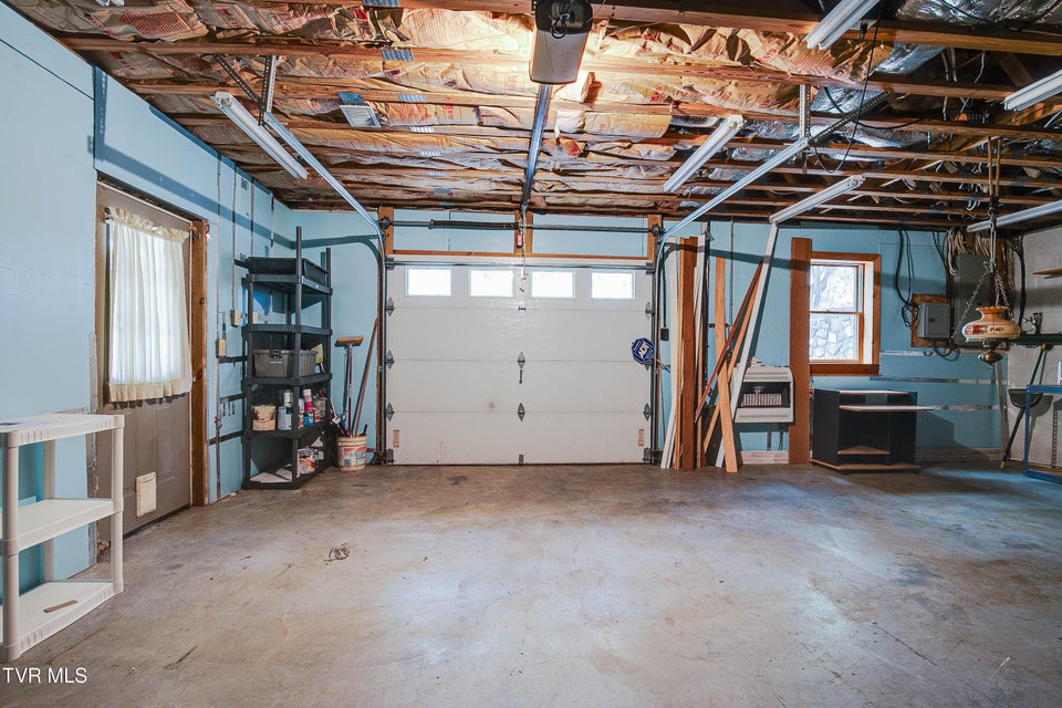 Photo #43: 322 Waco Court