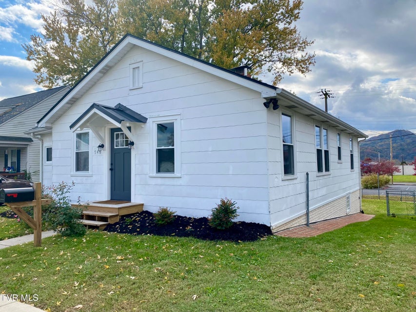 Photo #3: 746 Myrtle Street