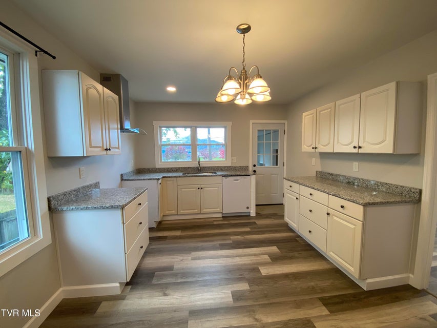 Photo #7: 746 Myrtle Street