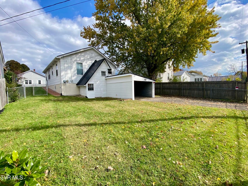 Photo #20: 746 Myrtle Street