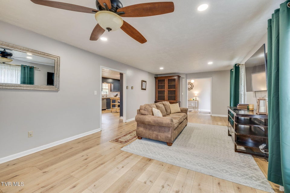 Photo #7: 5404 Memorial Boulevard