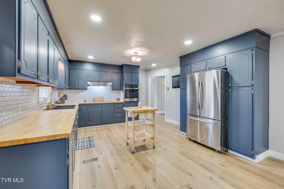 Photo #12: 5404 Memorial Boulevard