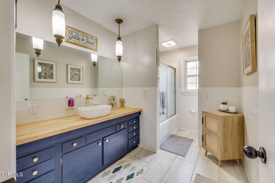 Photo #21: 5404 Memorial Boulevard