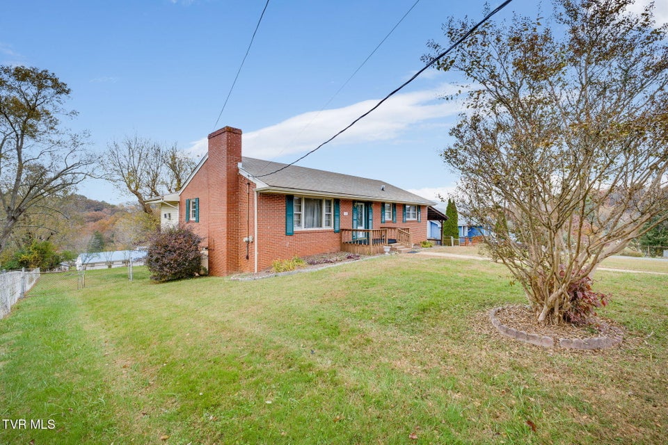 Photo #2: 345 Lakecrest Drive