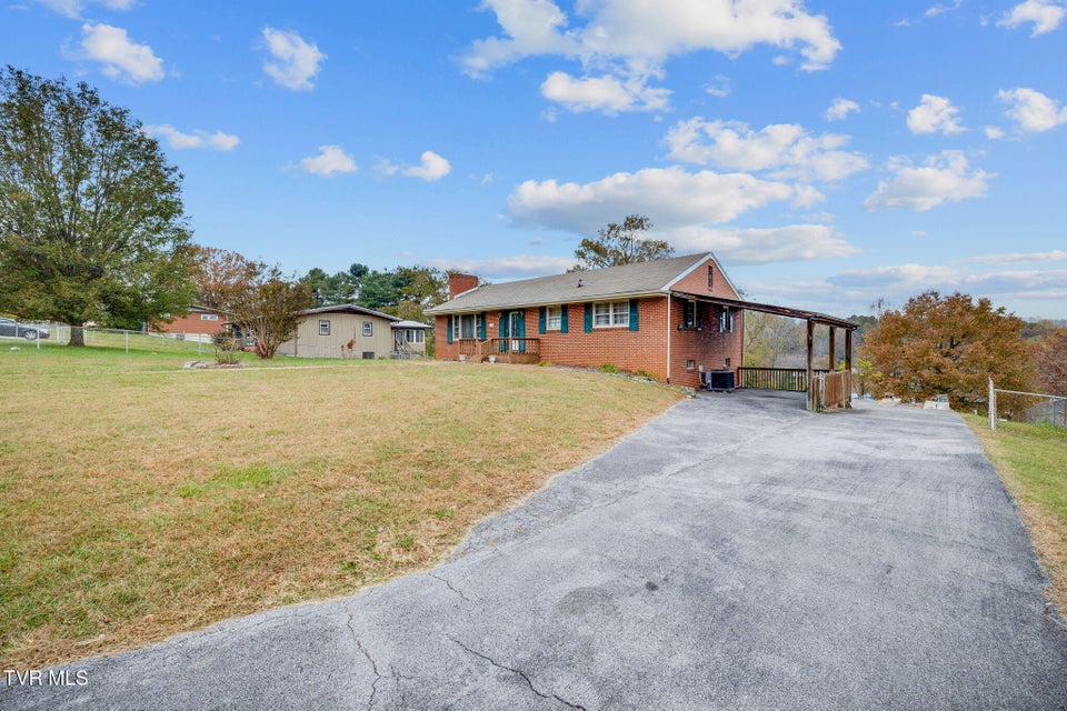 Photo #3: 345 Lakecrest Drive