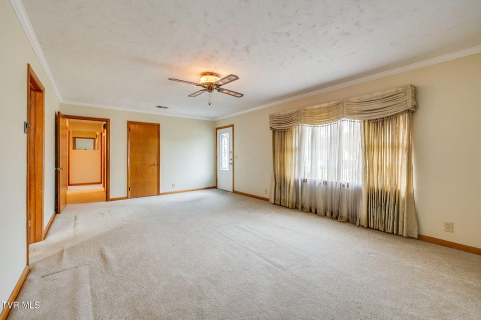 Photo #7: 345 Lakecrest Drive