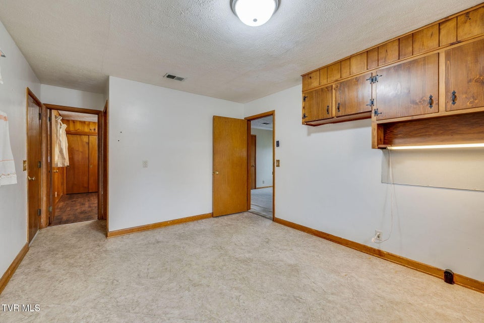 Photo #10: 345 Lakecrest Drive