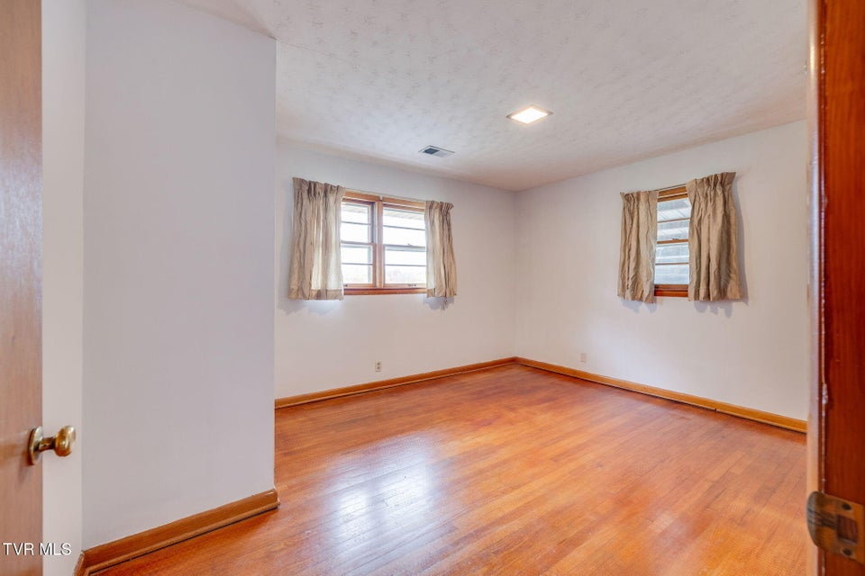 Photo #13: 345 Lakecrest Drive