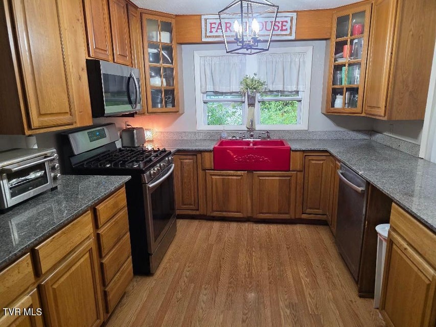 Photo #6: 208 Vines Drive