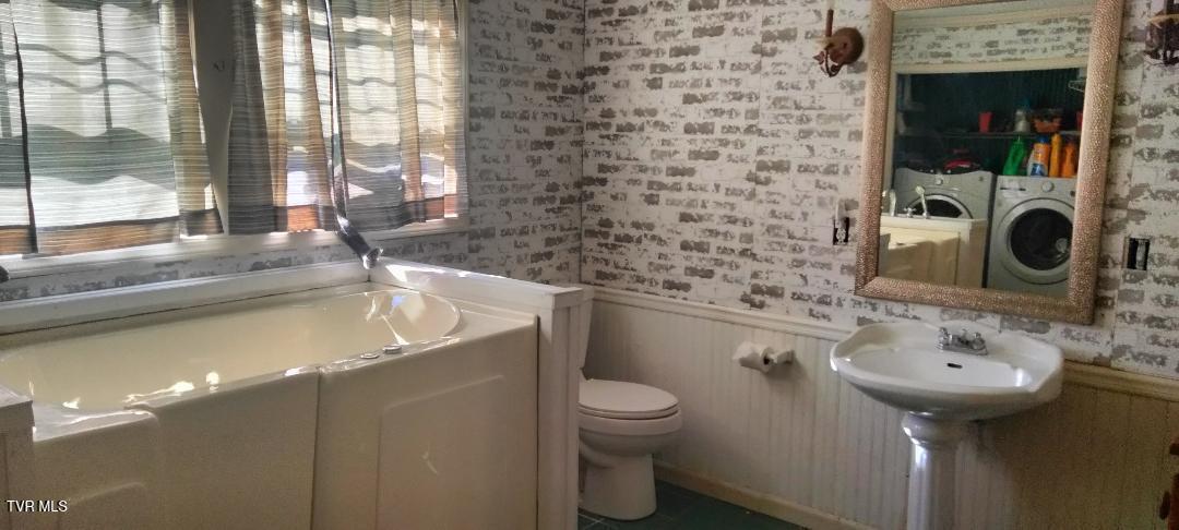 Photo #16: 208 Vines Drive