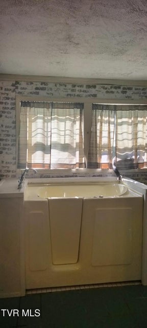 Photo #17: 208 Vines Drive