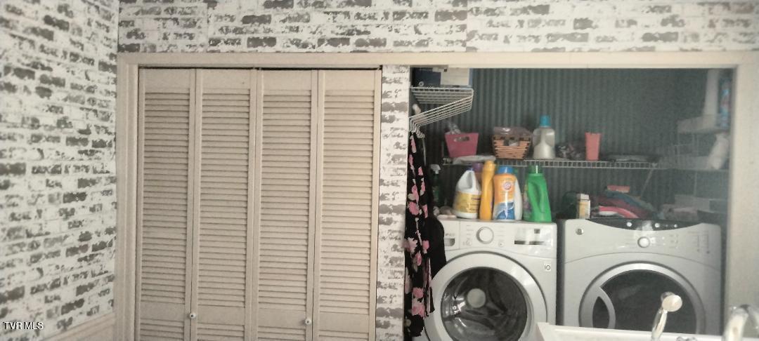 Photo #19: 208 Vines Drive