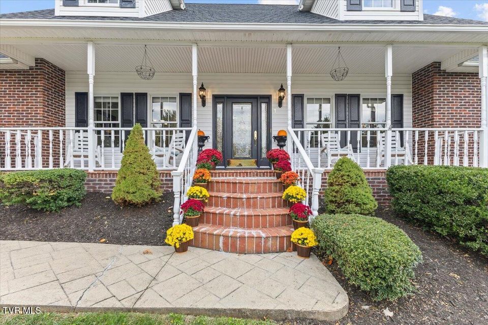 Photo #2: 1 Emerald Court