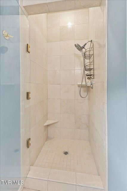 Photo #16: 1 Emerald Court