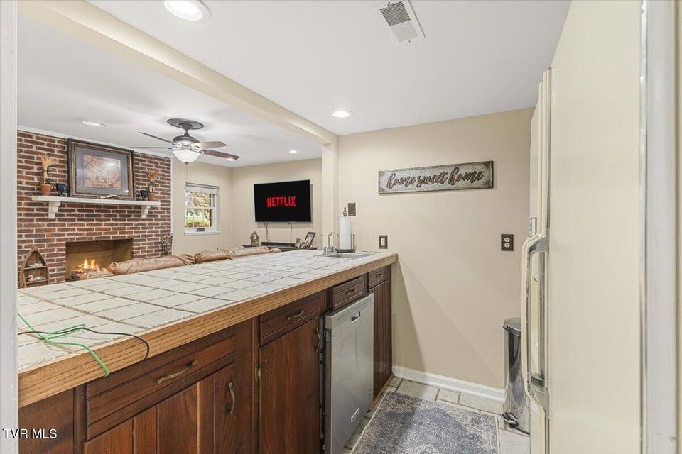 Photo #46: 1 Emerald Court