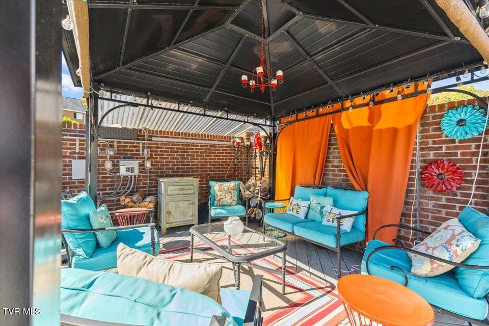 Photo #55: 1 Emerald Court