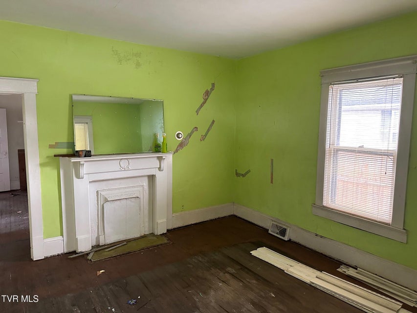 Photo #3: 1102 Main Street