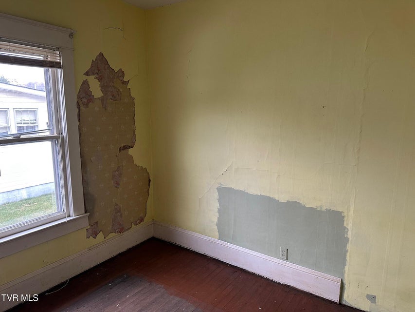 Photo #5: 1102 Main Street