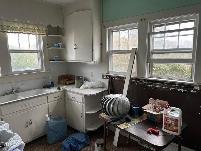 Photo #11: 1102 Main Street