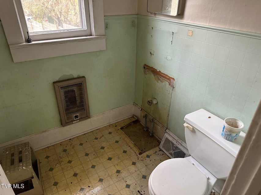 Photo #14: 1102 Main Street