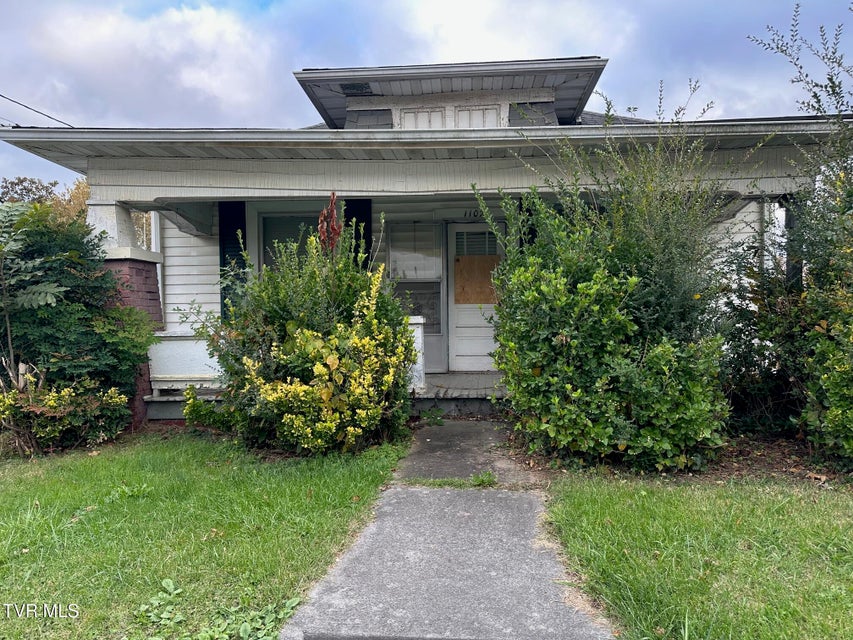 Photo #2: 1102 Main Street