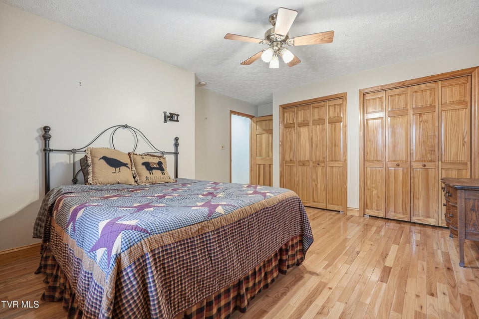 Photo #25: 220 Old Orchard Road