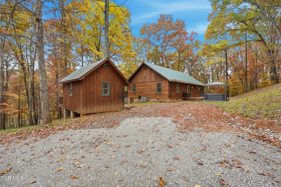 Photo #37: 220 Old Orchard Road