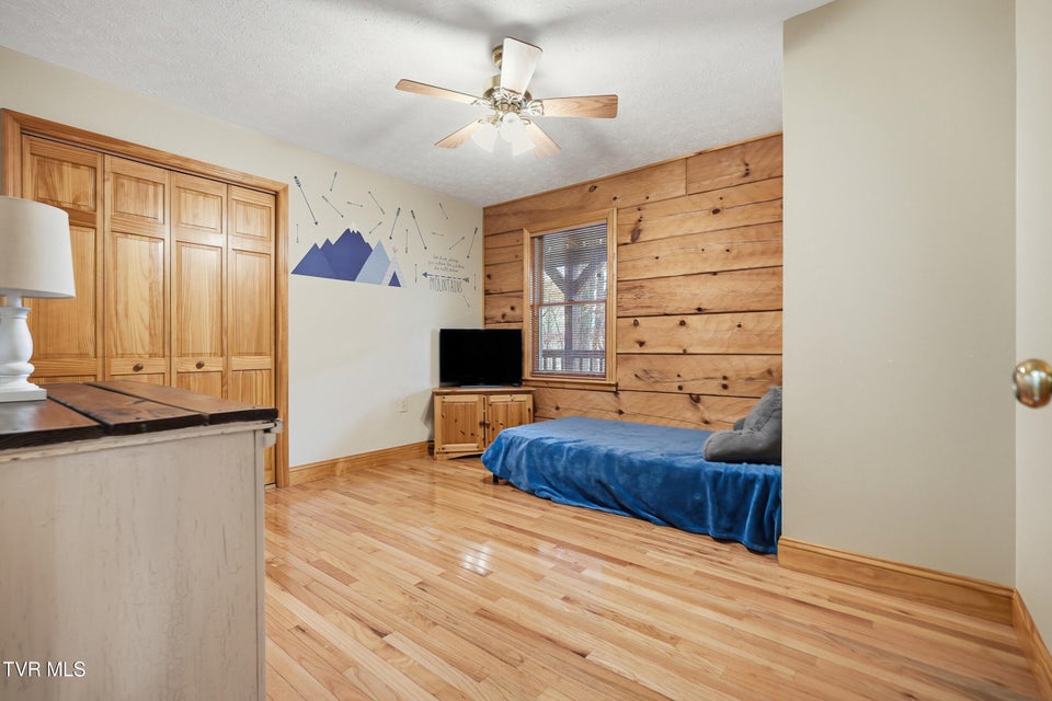 Photo #41: 220 Old Orchard Road