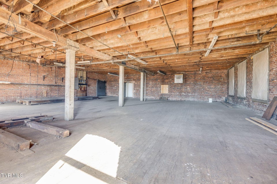 Photo #13: 610 State Street