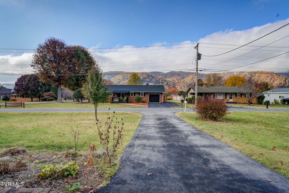 Photo #36: 234 Simmons Avenue