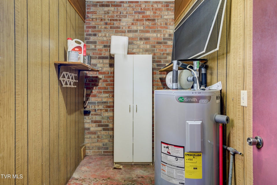 Photo #28: 234 Simmons Avenue