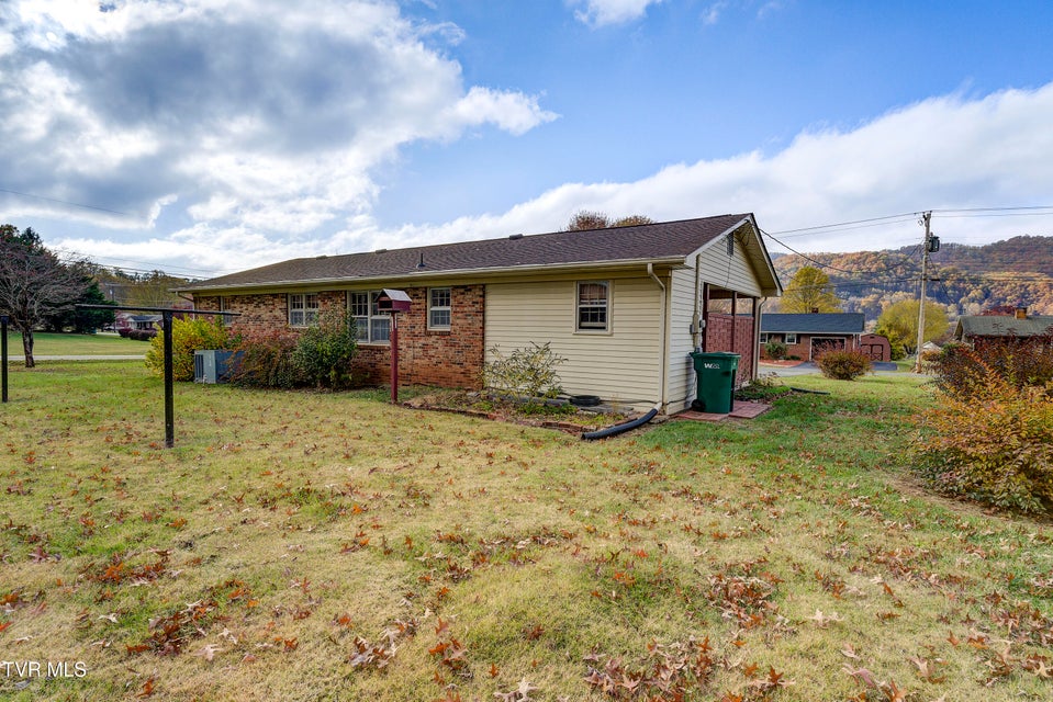 Photo #30: 234 Simmons Avenue