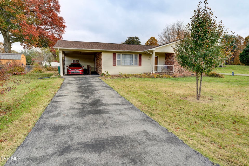 Photo #34: 234 Simmons Avenue