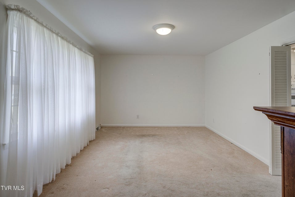 Photo #4: 234 Simmons Avenue