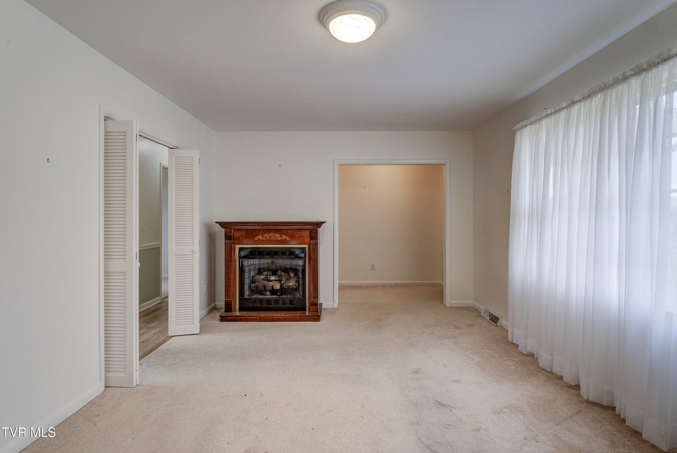 Photo #5: 234 Simmons Avenue