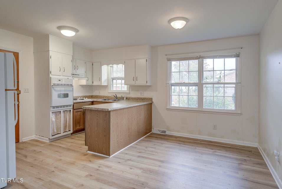 Photo #8: 234 Simmons Avenue