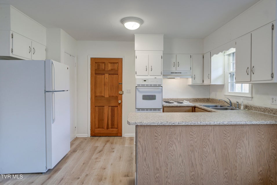 Photo #9: 234 Simmons Avenue